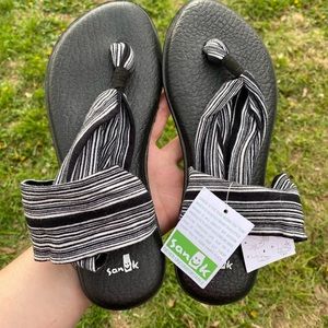 Sanuk sandals